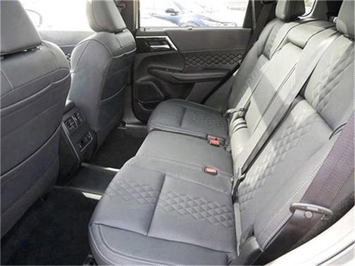 2025 Mitsubishi Outlander PHEV SEL