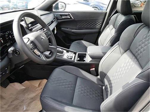 2025 Mitsubishi Outlander PHEV SEL