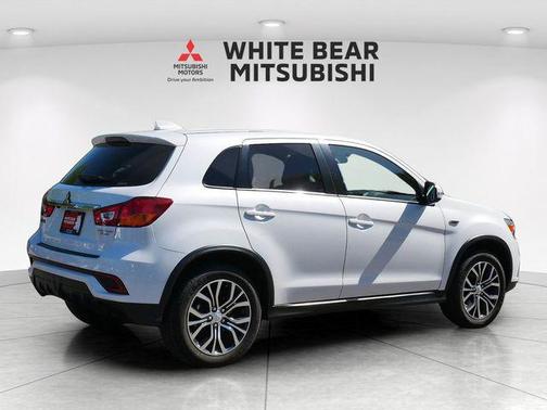 Diamond White Pearl 2018 Mitsubishi Outlander Sport 2.0 ES