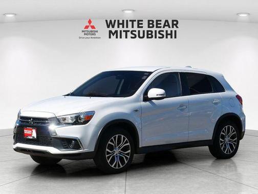 Diamond White Pearl 2018 Mitsubishi Outlander Sport 2.0 ES
