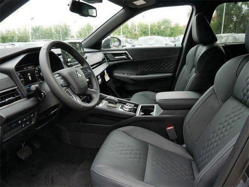 2025 Mitsubishi Outlander PHEV SEL