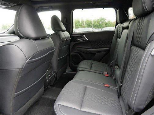 2025 Mitsubishi Outlander PHEV SEL