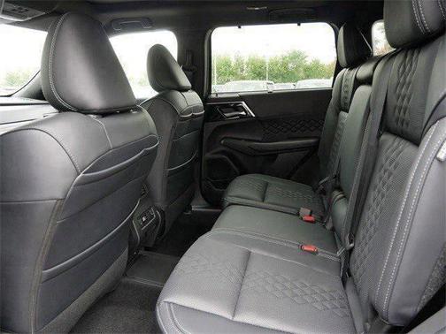 2025 Mitsubishi Outlander PHEV SEL