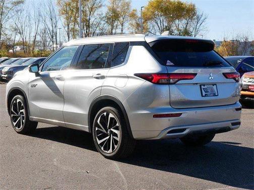 2025 Mitsubishi Outlander PHEV SEL