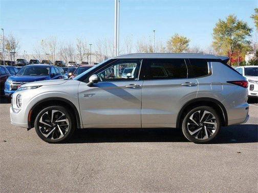 2025 Mitsubishi Outlander PHEV SEL