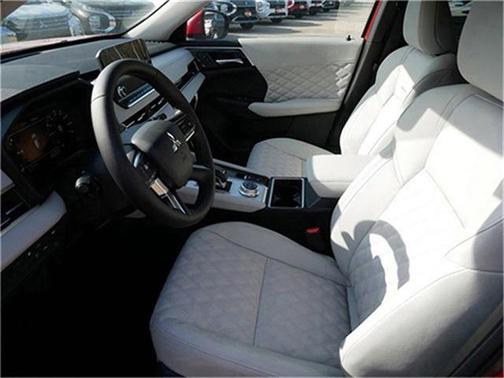 2025 Mitsubishi Outlander PHEV SEL