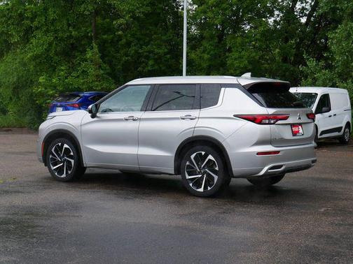 Alloy Silver Metallic 2022 Mitsubishi Outlander SEL S-AWC