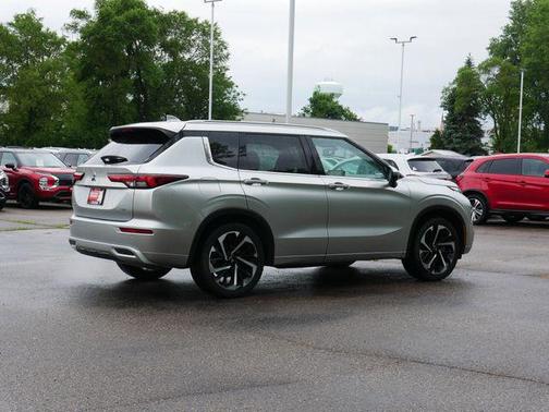 Alloy Silver Metallic 2022 Mitsubishi Outlander SEL S-AWC