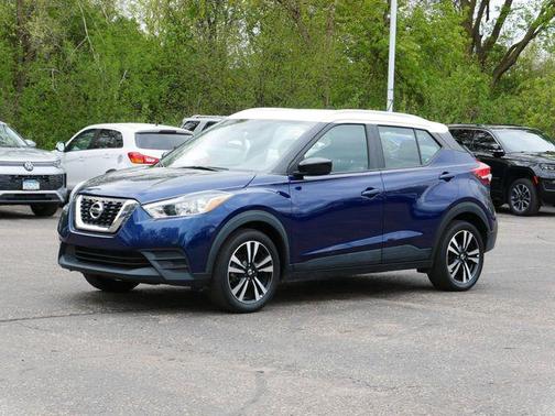 Deep Blue Pearl/Fresh Powder 2019 Nissan Kicks SV