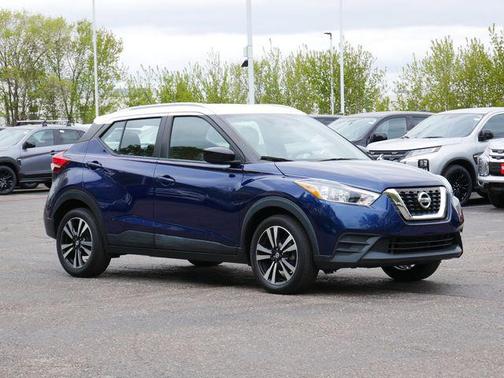 Deep Blue Pearl/Fresh Powder 2019 Nissan Kicks SV