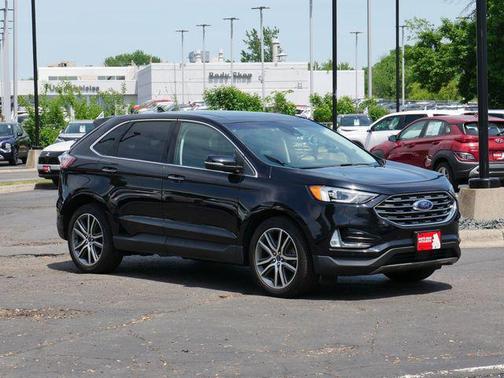 AGATE BLACK METALLIC 2020 Ford Edge Titanium