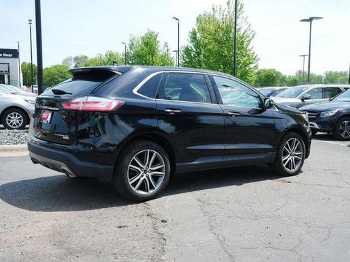 AGATE BLACK METALLIC 2020 Ford Edge Titanium