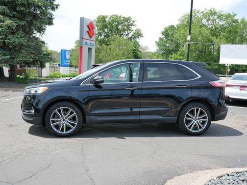 AGATE BLACK METALLIC 2020 Ford Edge Titanium