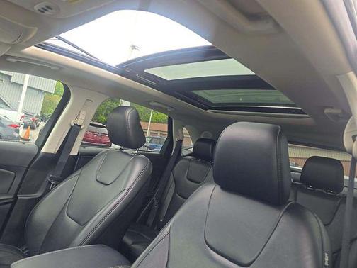 AGATE BLACK METALLIC 2020 Ford Edge Titanium