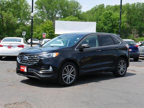 AGATE BLACK METALLIC 2020 Ford Edge Titanium