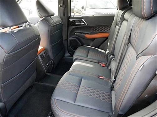 2025 Mitsubishi Outlander PHEV SEL