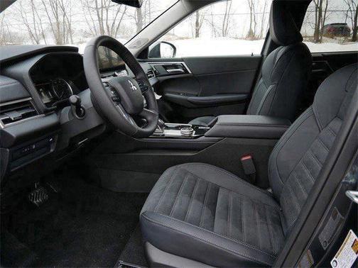 Graphite Gray 2026 Mitsubishi Outlander SE 1.5T S-AWC