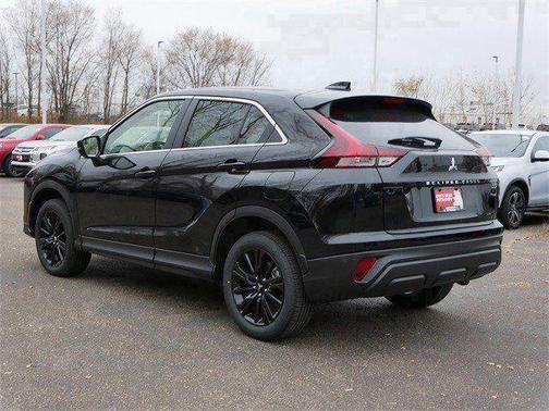 Labrador Black Pearl 2026 Mitsubishi Eclipse Cross LE