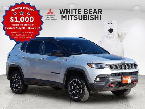 Silver Zynith Metallic Clearcoat 2025 Jeep Compass Trailhawk