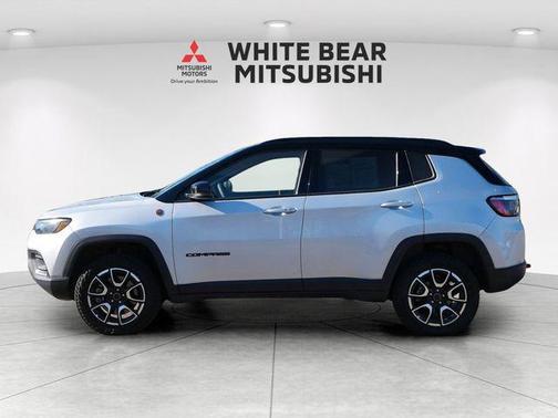Silver Zynith Metallic Clearcoat 2025 Jeep Compass Trailhawk