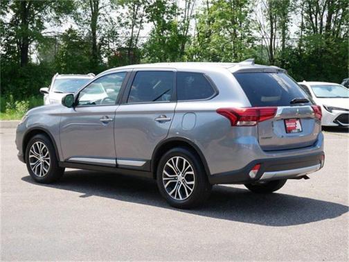 2017 Mitsubishi Outlander ES
