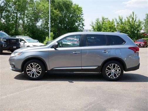 2017 Mitsubishi Outlander ES
