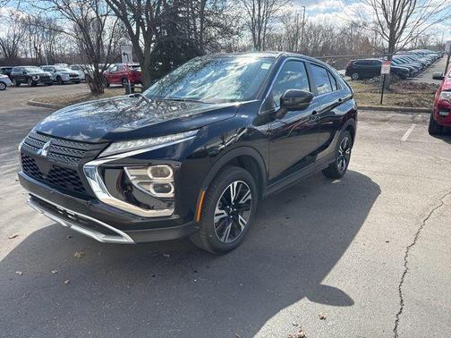 Labrador Black 2025 Mitsubishi Eclipse Cross SE