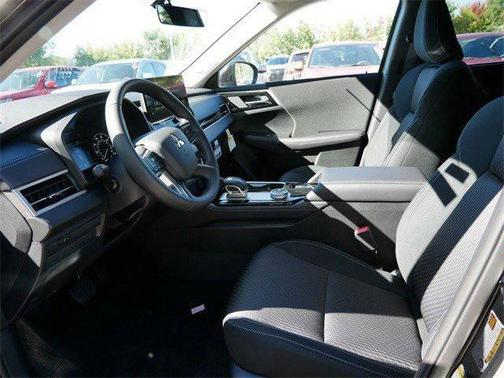 2025 Mitsubishi Outlander ES 2.5 S-AWC