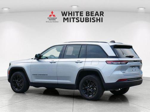 Silver Zynith 2024 Jeep Grand Cherokee Altitude