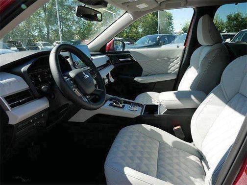 2025 Mitsubishi Outlander PHEV SEL