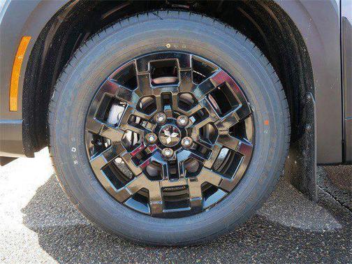 Moonstone Gray Metallic W/ Black Roof 2026 Mitsubishi Outlander TRAIL EDITION S-AWC