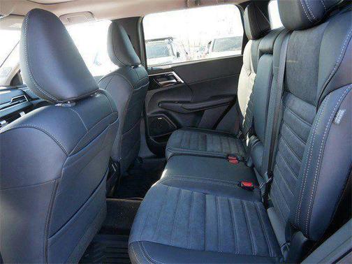 Moonstone Gray Metallic W/ Black Roof 2026 Mitsubishi Outlander TRAIL EDITION S-AWC