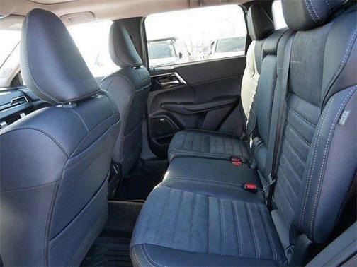 Moonstone Gray Metallic W/ Black Roof 2026 Mitsubishi Outlander TRAIL EDITION S-AWC