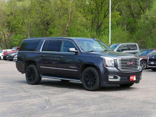 Iridium Metallic 2017 GMC Yukon XL SLT