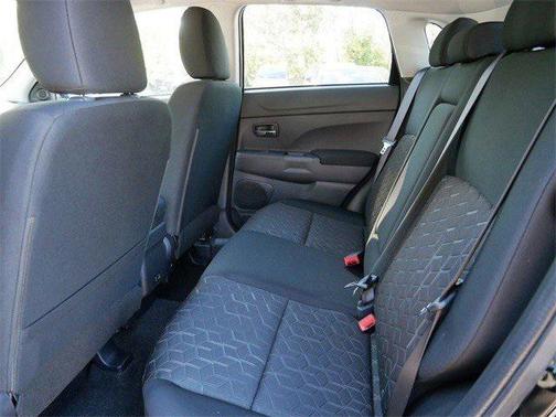 2025 Mitsubishi Outlander Sport 2.0 LE