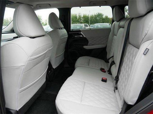 2025 Mitsubishi Outlander PHEV SEL