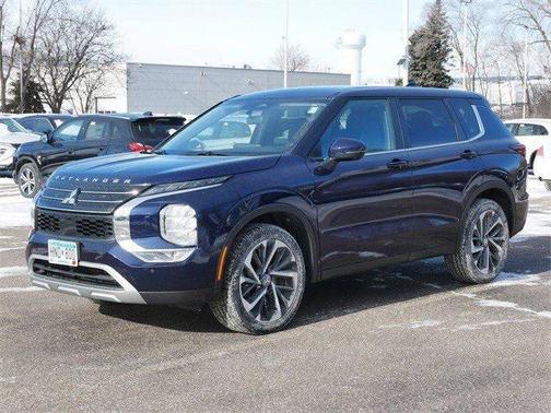 2022 Mitsubishi Outlander SE