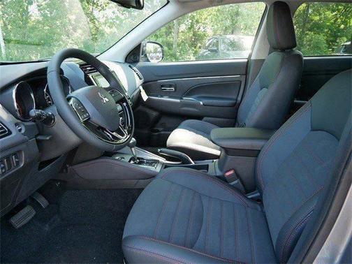 2025 Mitsubishi Outlander Sport SE