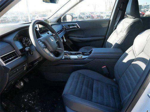 White Diamond With Black Roof 2026 Mitsubishi Outlander Trail Edition S-AWC