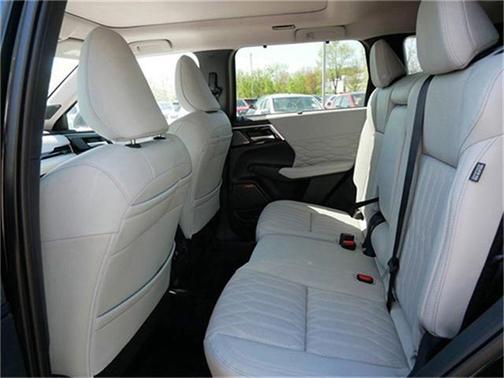 2025 Mitsubishi Outlander PLATINUM EDITION 2.5 S-AWC