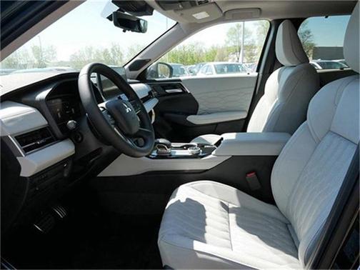 2025 Mitsubishi Outlander PLATINUM EDITION 2.5 S-AWC