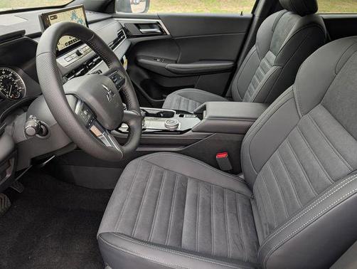 Graphite Gray 2026 Mitsubishi Outlander LE 1.5T S-AWC