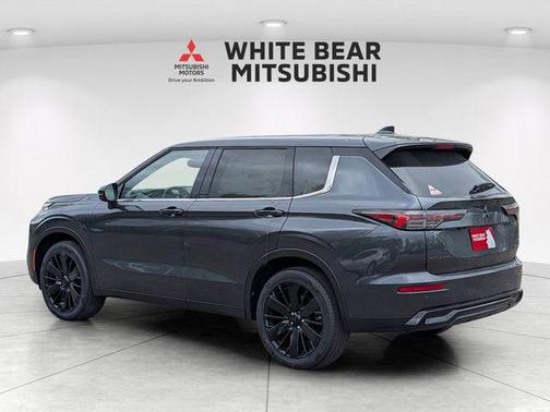 Graphite Gray 2026 Mitsubishi Outlander LE 1.5T S-AWC