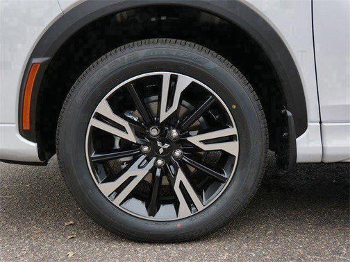 White Diamond 2026 Mitsubishi Eclipse Cross SEL