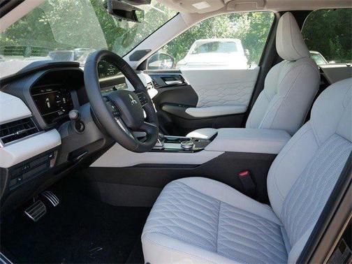 2025 Mitsubishi Outlander PLATINUM EDITION 2.5 S-AWC