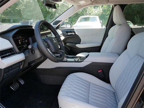 2025 Mitsubishi Outlander PLATINUM EDITION 2.5 S-AWC