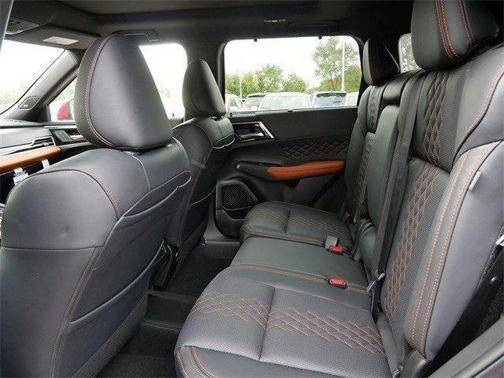 2025 Mitsubishi Outlander PHEV SEL