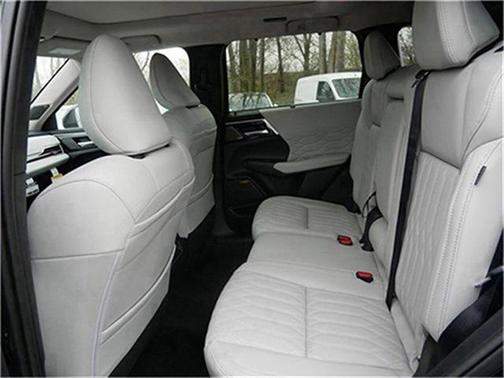 2025 Mitsubishi Outlander PLATINUM EDITION 2.5 S-AWC