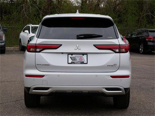 2023 Mitsubishi Outlander PHEV SE S-AWC
