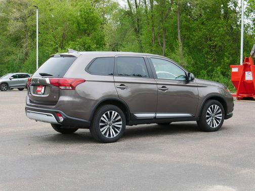 Quartz Brown Metallic 2020 Mitsubishi Outlander SE S-AWC